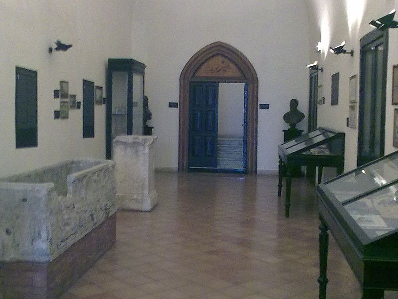 La galleria d'ingresso del museo archeologico